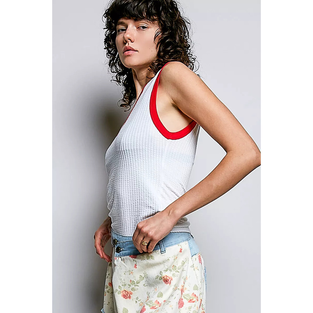 POL V-Neck Contrast Ribbed Sleeveless Tank - Picture 2 of 4